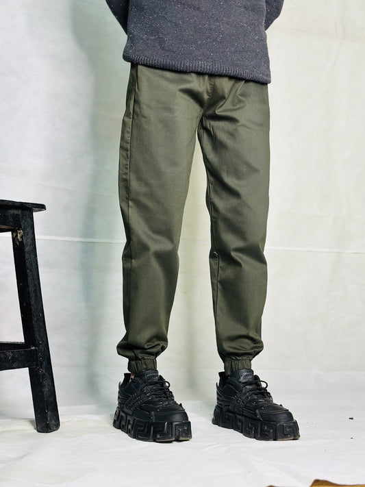 Soft & Warm Cuffed Dropped Cargo Pants, made for men and women- style it with your favorite basics and oversized tees!